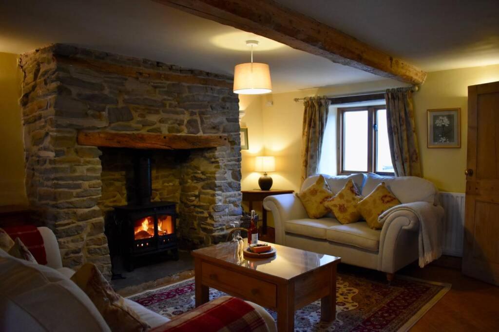 Cross Keys Cottage Holiday Let Bishop's Castle Exterior foto
