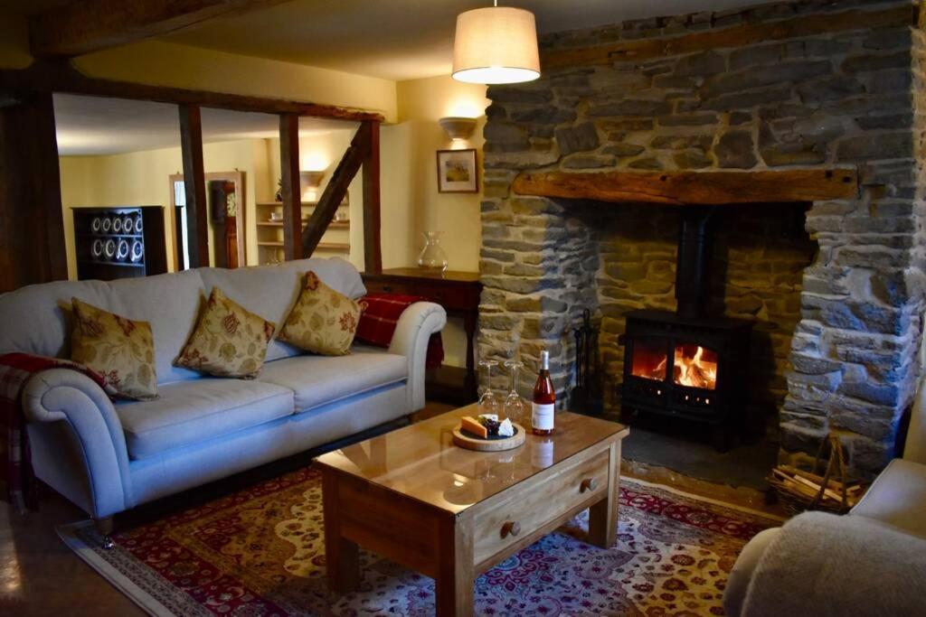 Cross Keys Cottage Holiday Let Bishop's Castle Exterior foto